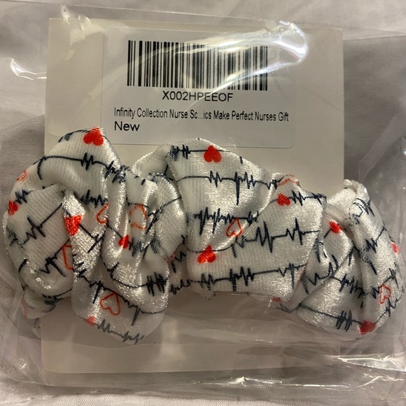 SportyBella Medical Themed Scrunchie/Hair Tie NWT🩺❤️ - Picture 7 of 7